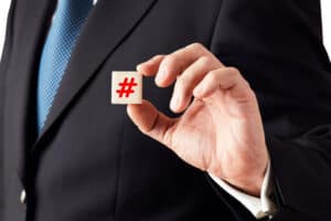 Med hashtag på sociale medier bliver dit indhold let at søge, og du får flere læsere. Opret dit eget hashtag, eller brug populære og søgte hashtags.